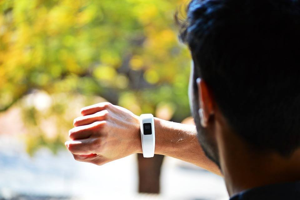 Why You Need To Buy a Fitness Tracker