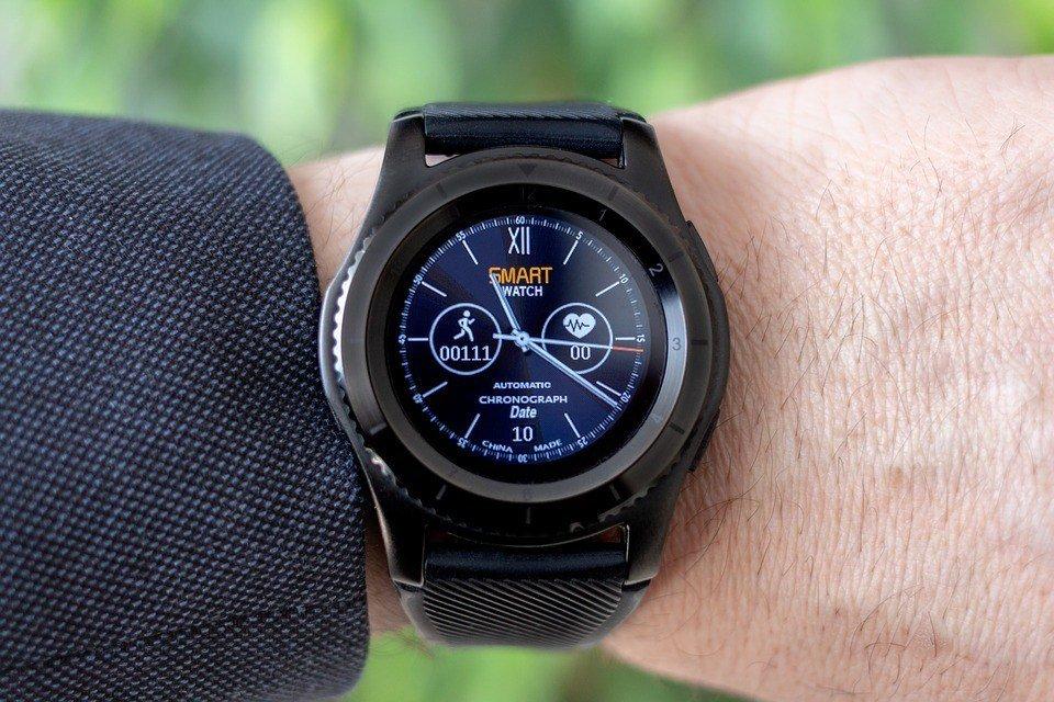 Why You Need To Buy a Smartwatch